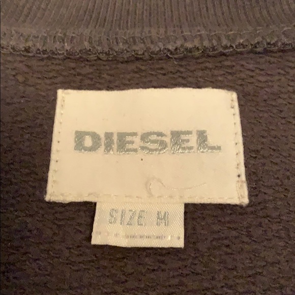 Boys sweater size medium - Picture 2 of 2